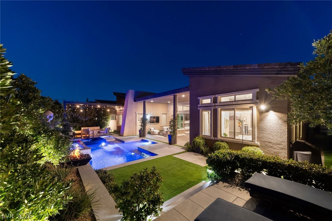 6262 Petroglyph Avenue