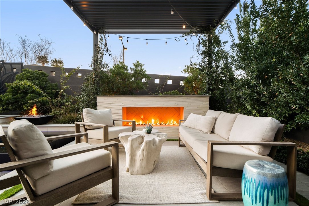 6262 Petroglyph Avenue