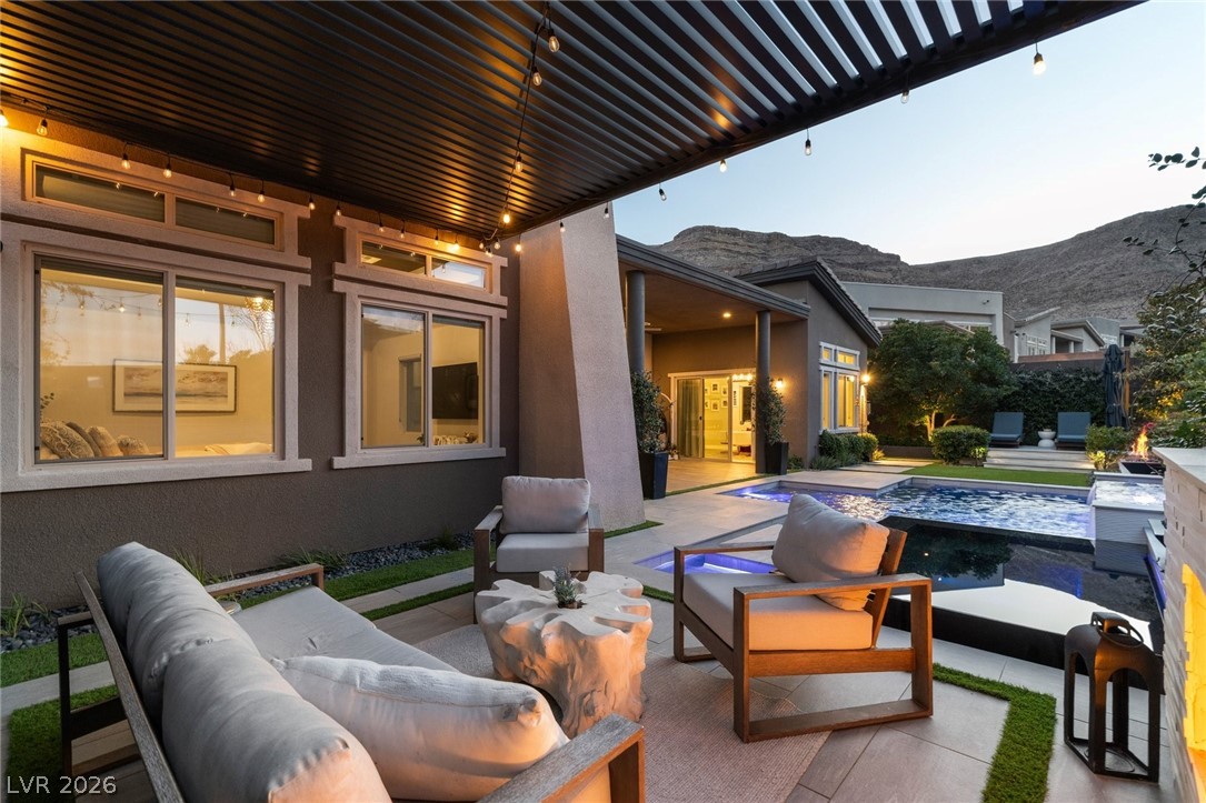 6262 Petroglyph Avenue