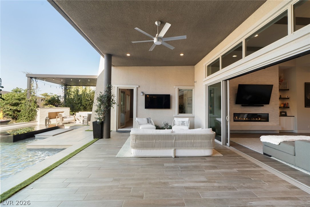 6262 Petroglyph Avenue