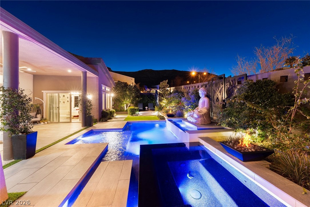 6262 Petroglyph Avenue