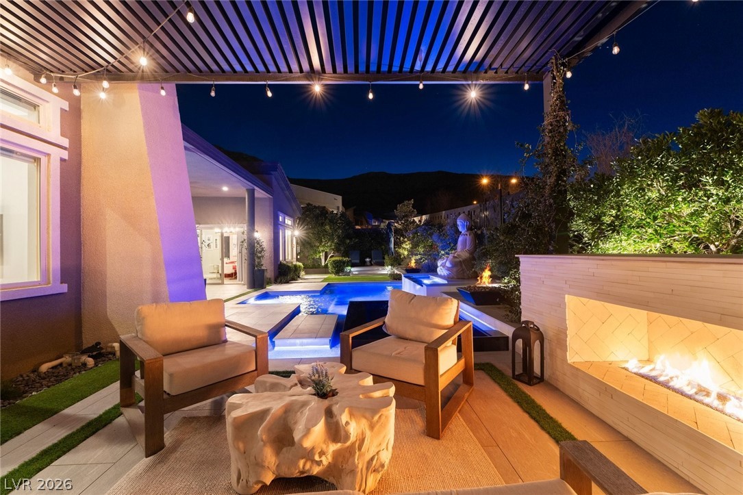 6262 Petroglyph Avenue