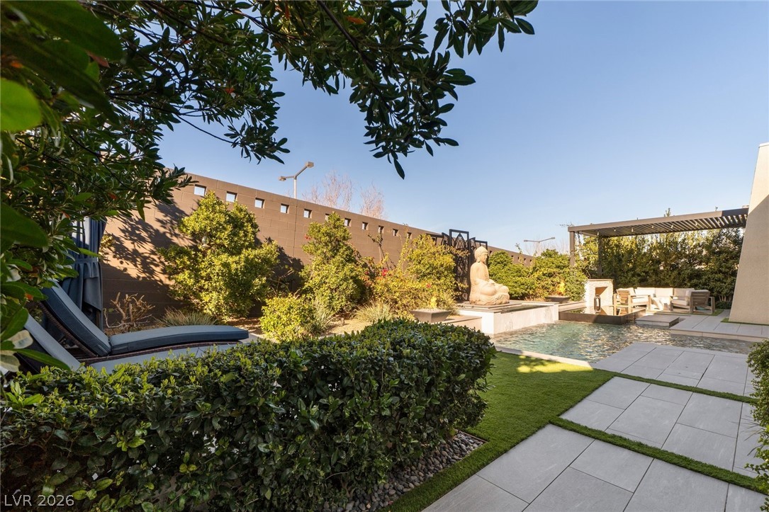 6262 Petroglyph Avenue