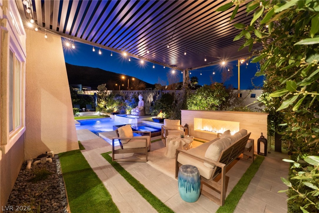 6262 Petroglyph Avenue