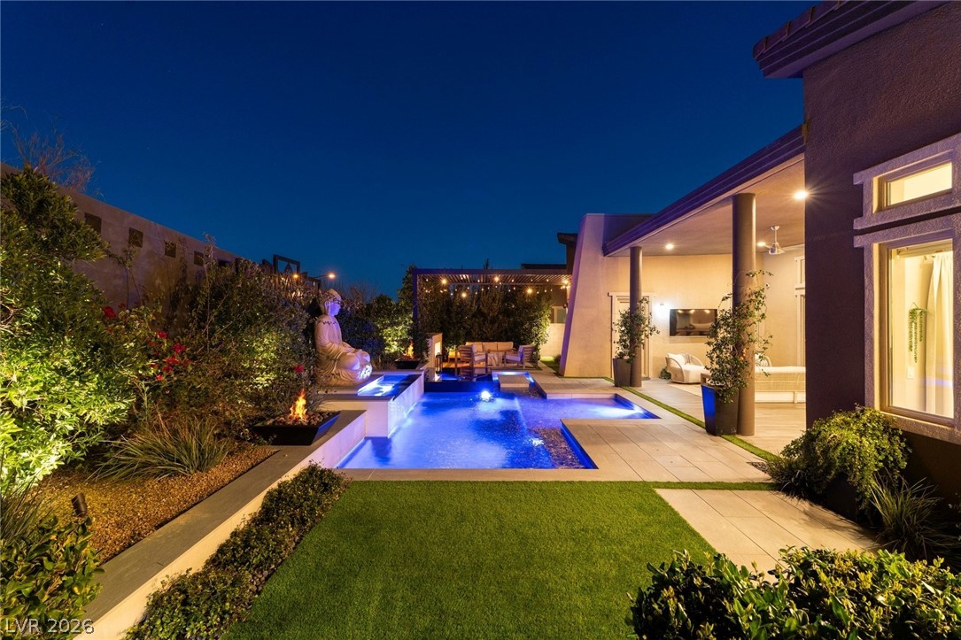 6262 Petroglyph Avenue