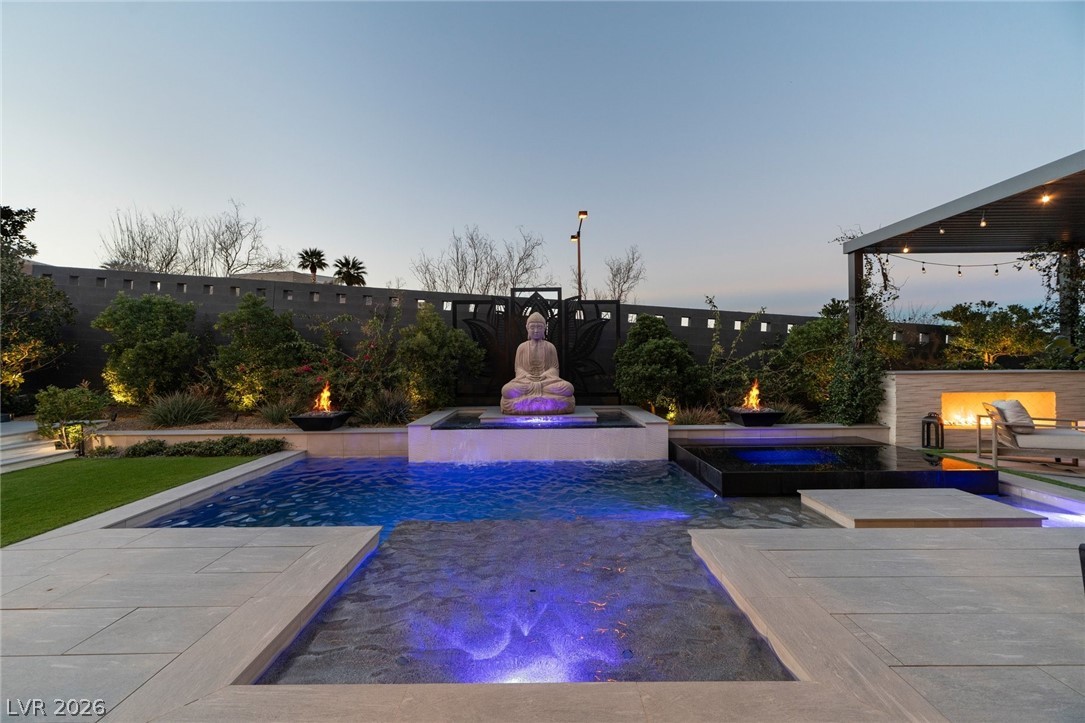 6262 Petroglyph Avenue