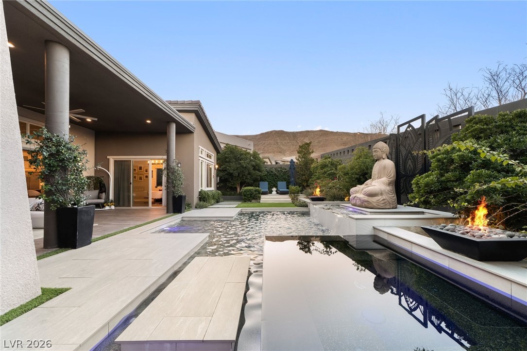 6262 Petroglyph Avenue