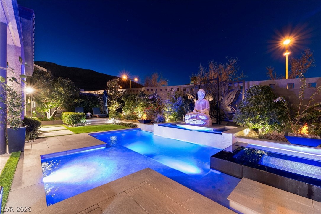 6262 Petroglyph Avenue