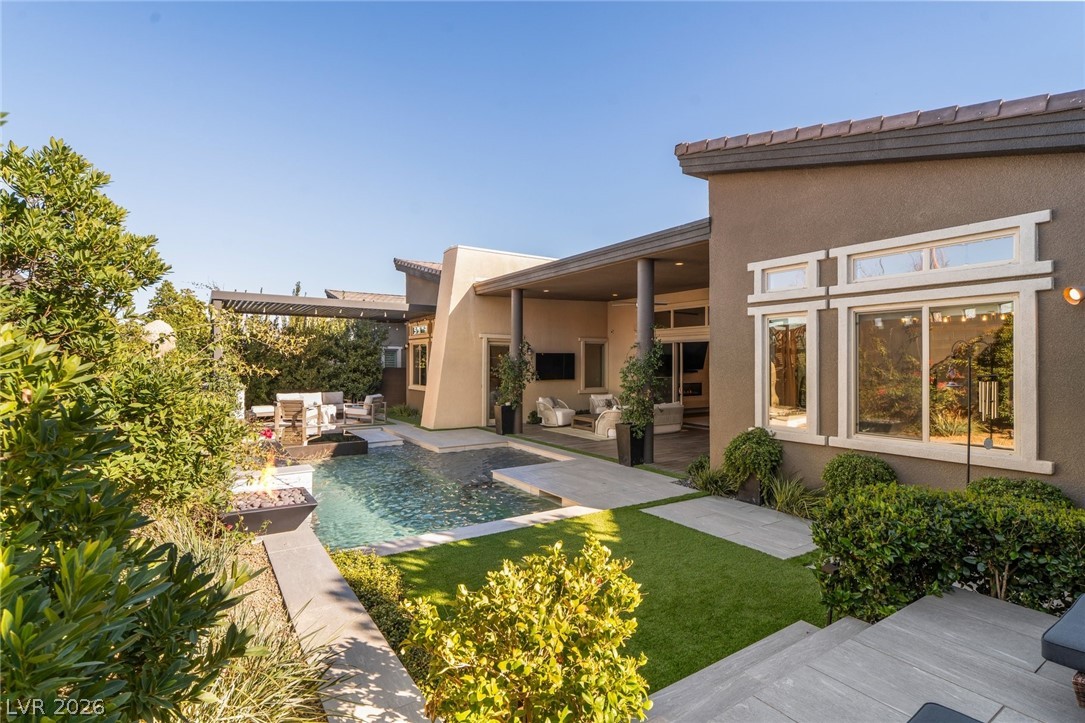 6262 Petroglyph Avenue