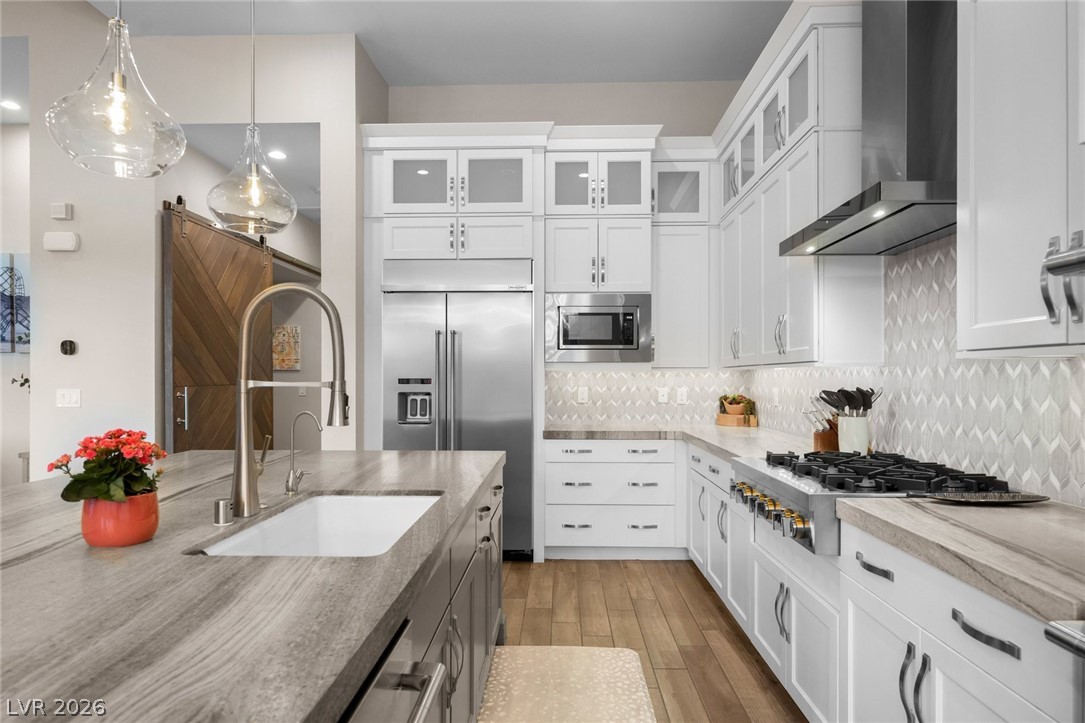 6262 Petroglyph Avenue