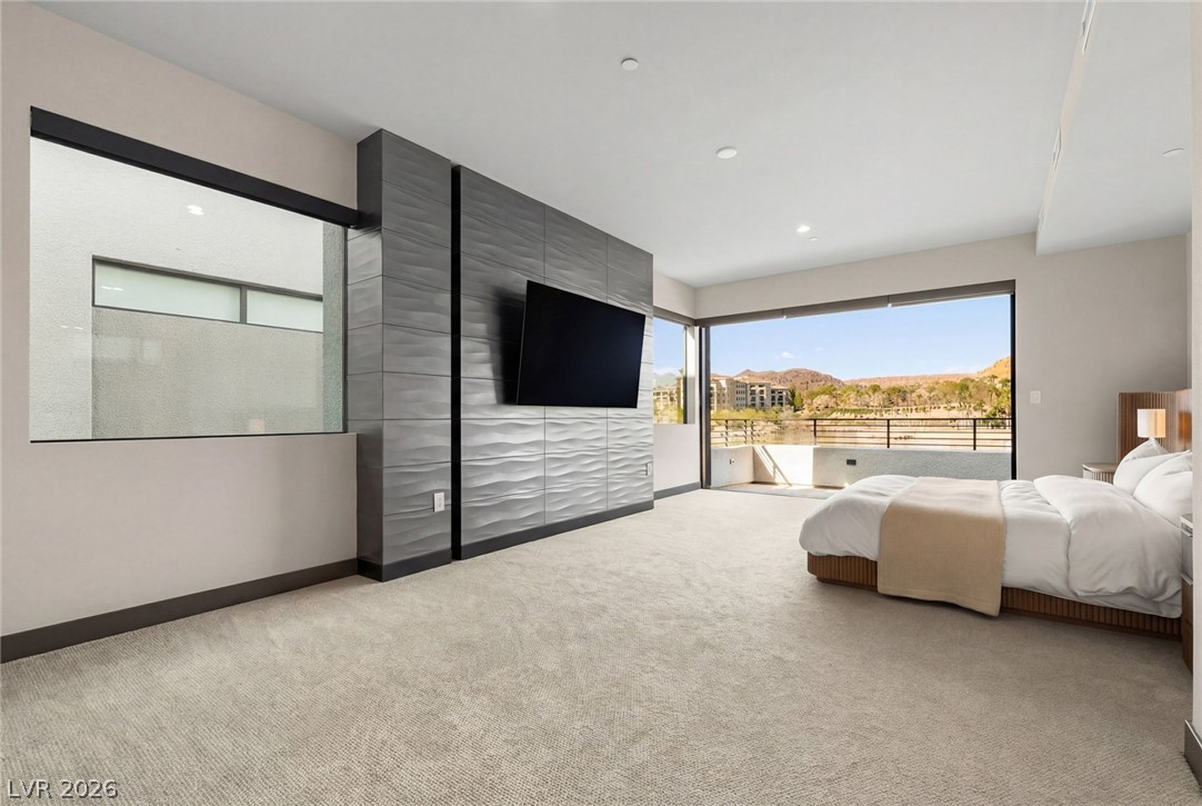 34 Lakefront Drive