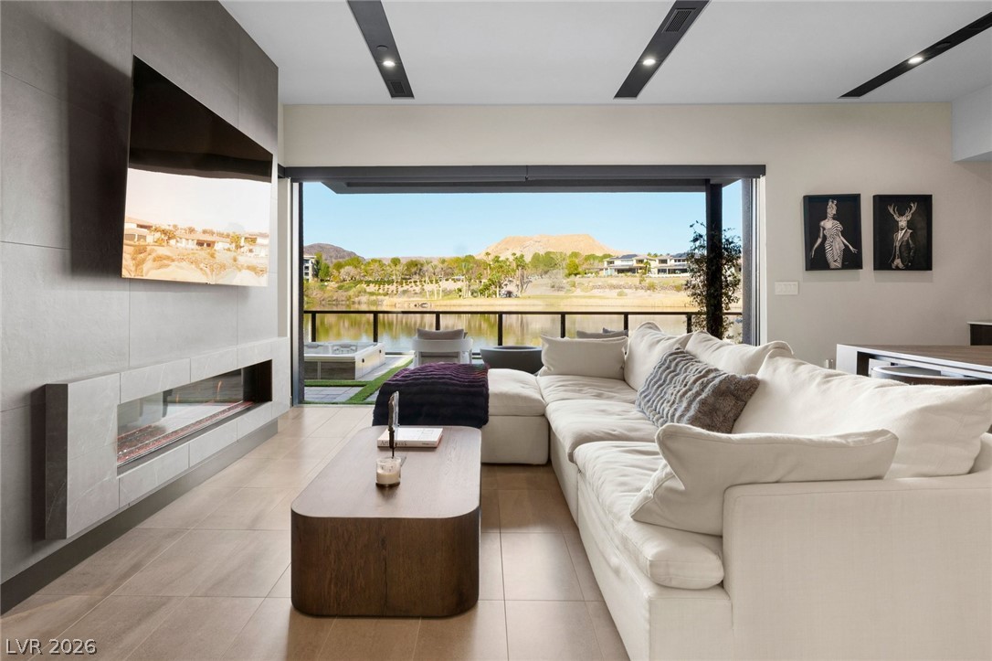 34 Lakefront Drive