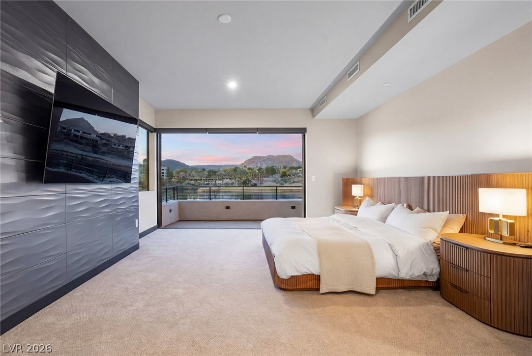 34 Lakefront Drive