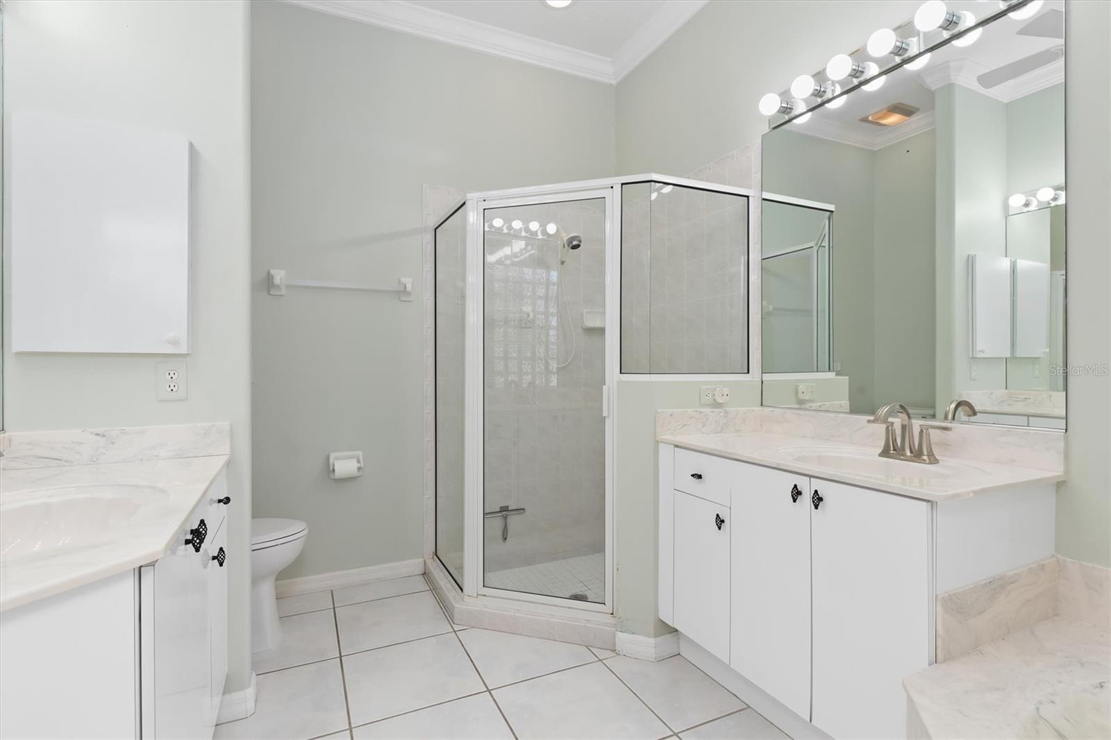26040 FEATHERSOUND DR