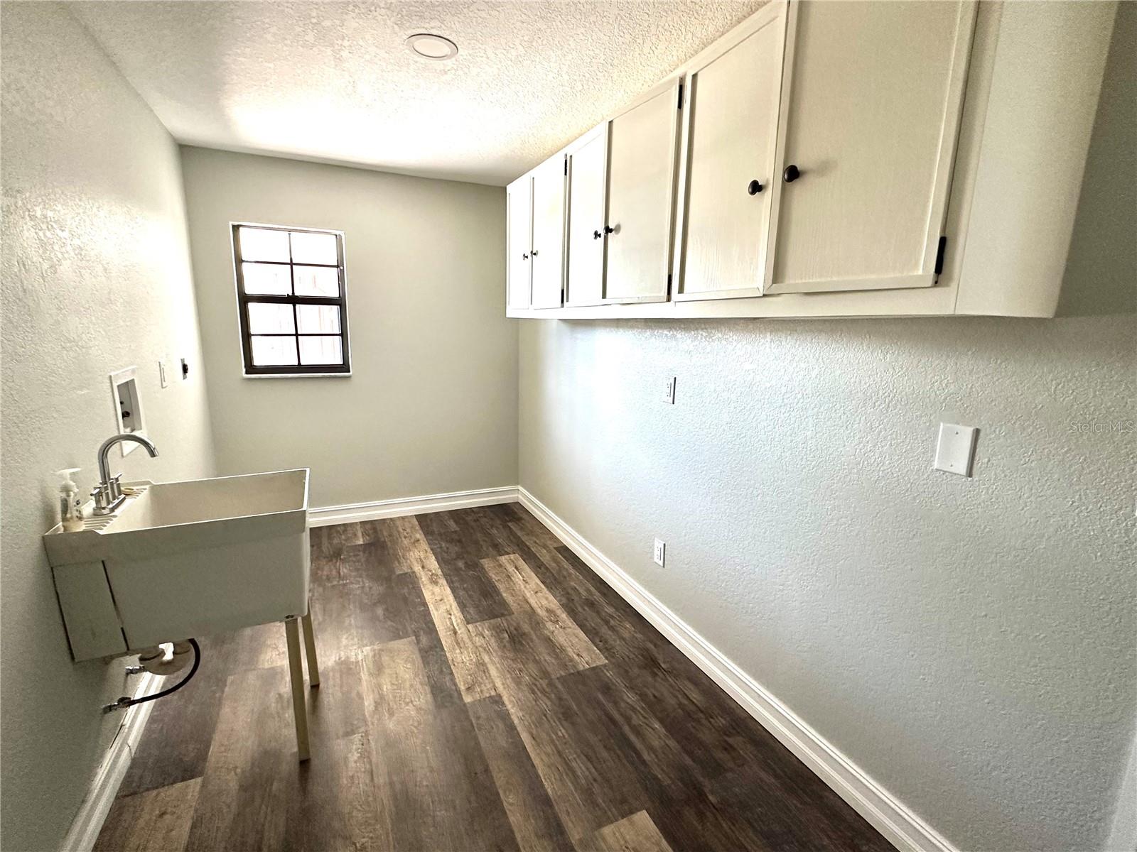 525 MEDICI CT