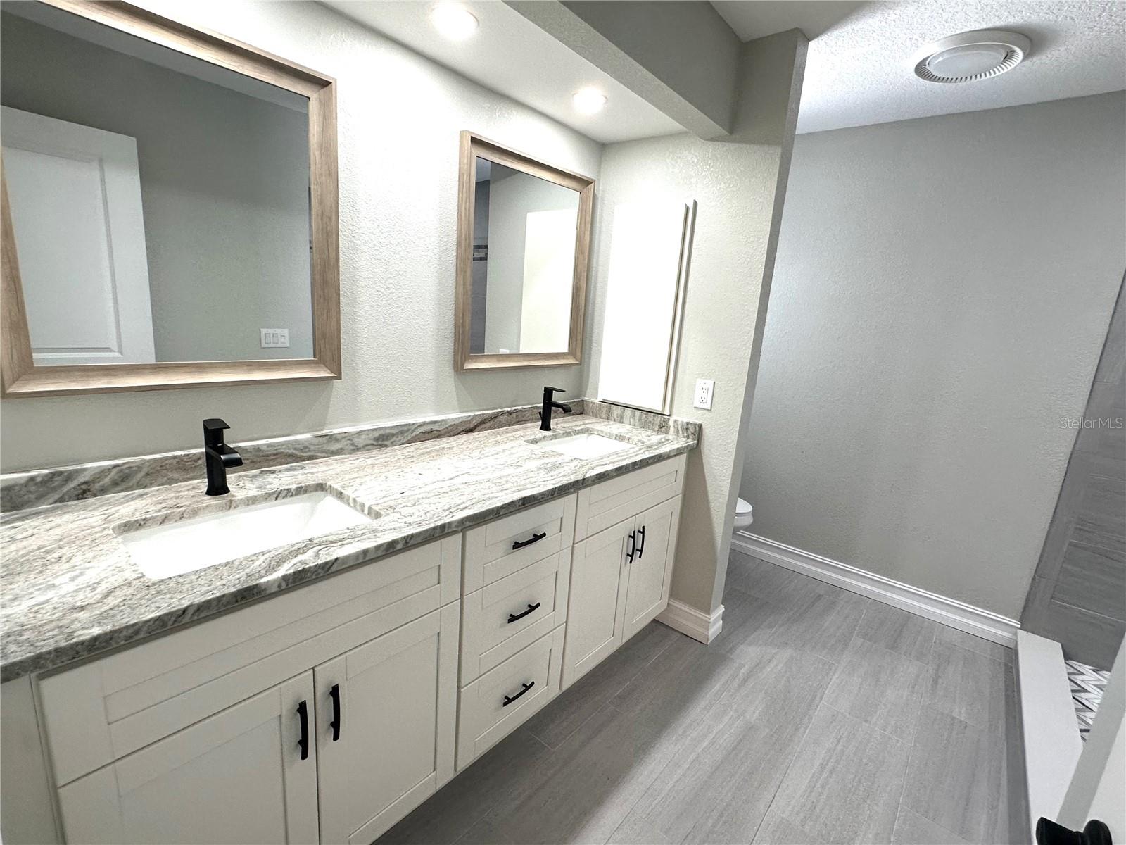 525 MEDICI CT