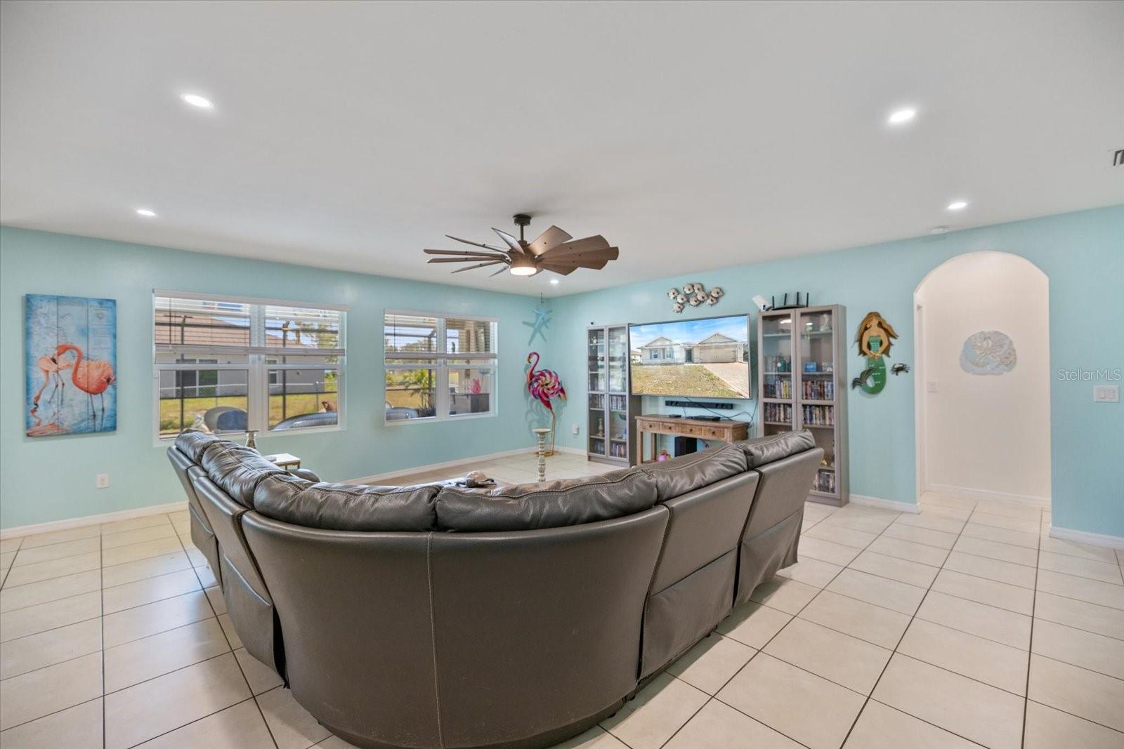 1713 NW 9TH TER