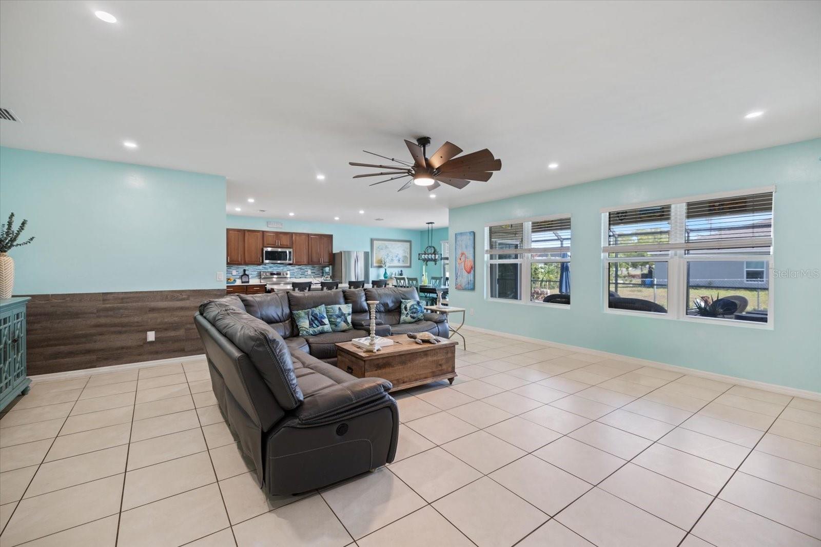 1713 NW 9TH TER