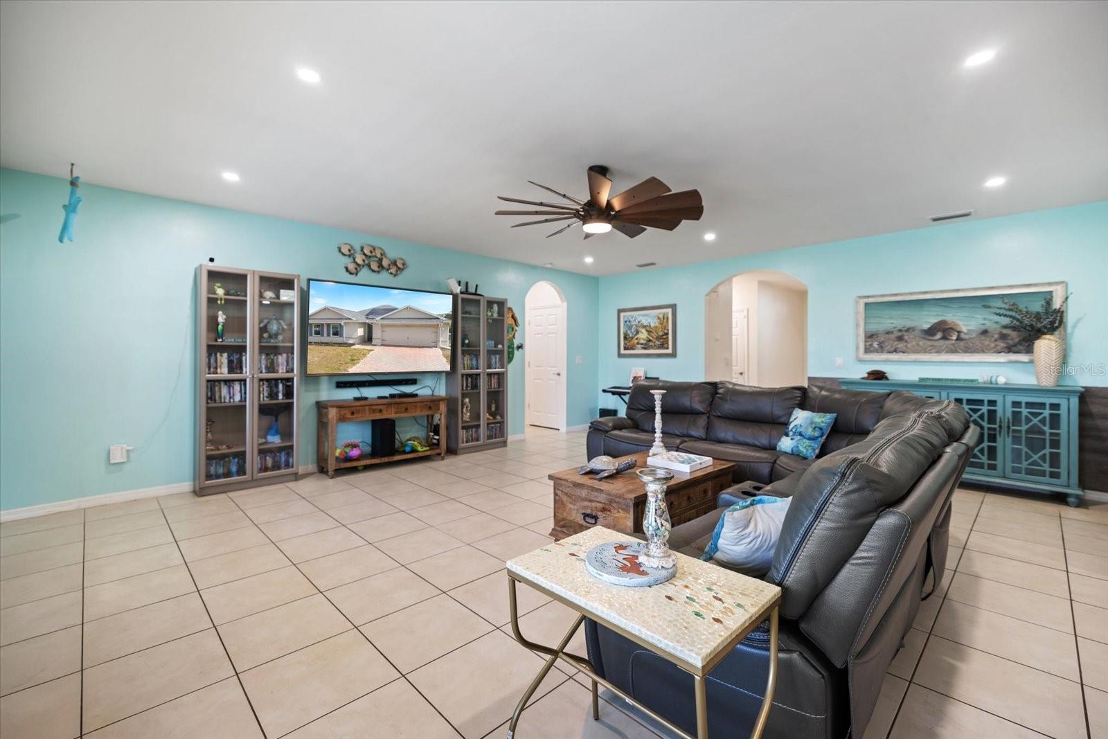 1713 NW 9TH TER