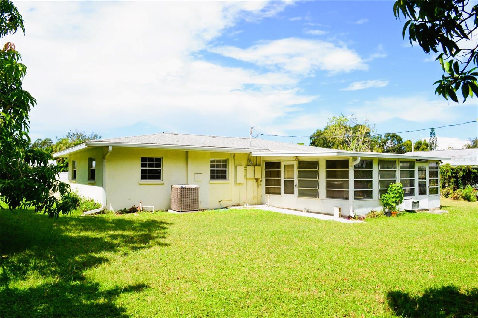 1920 BARSTOW PL