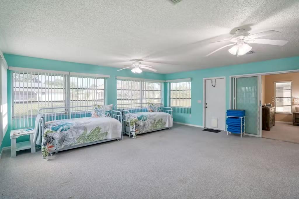 285 MARK TWAIN LN