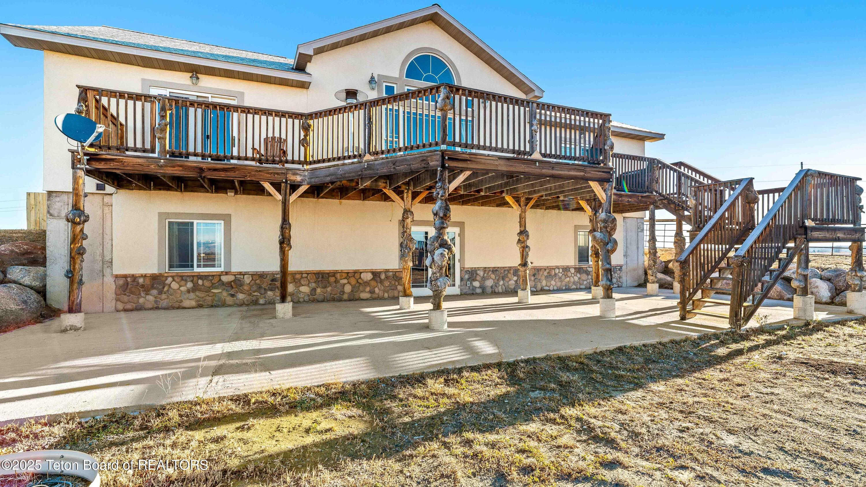 143 MOONSHINE Road