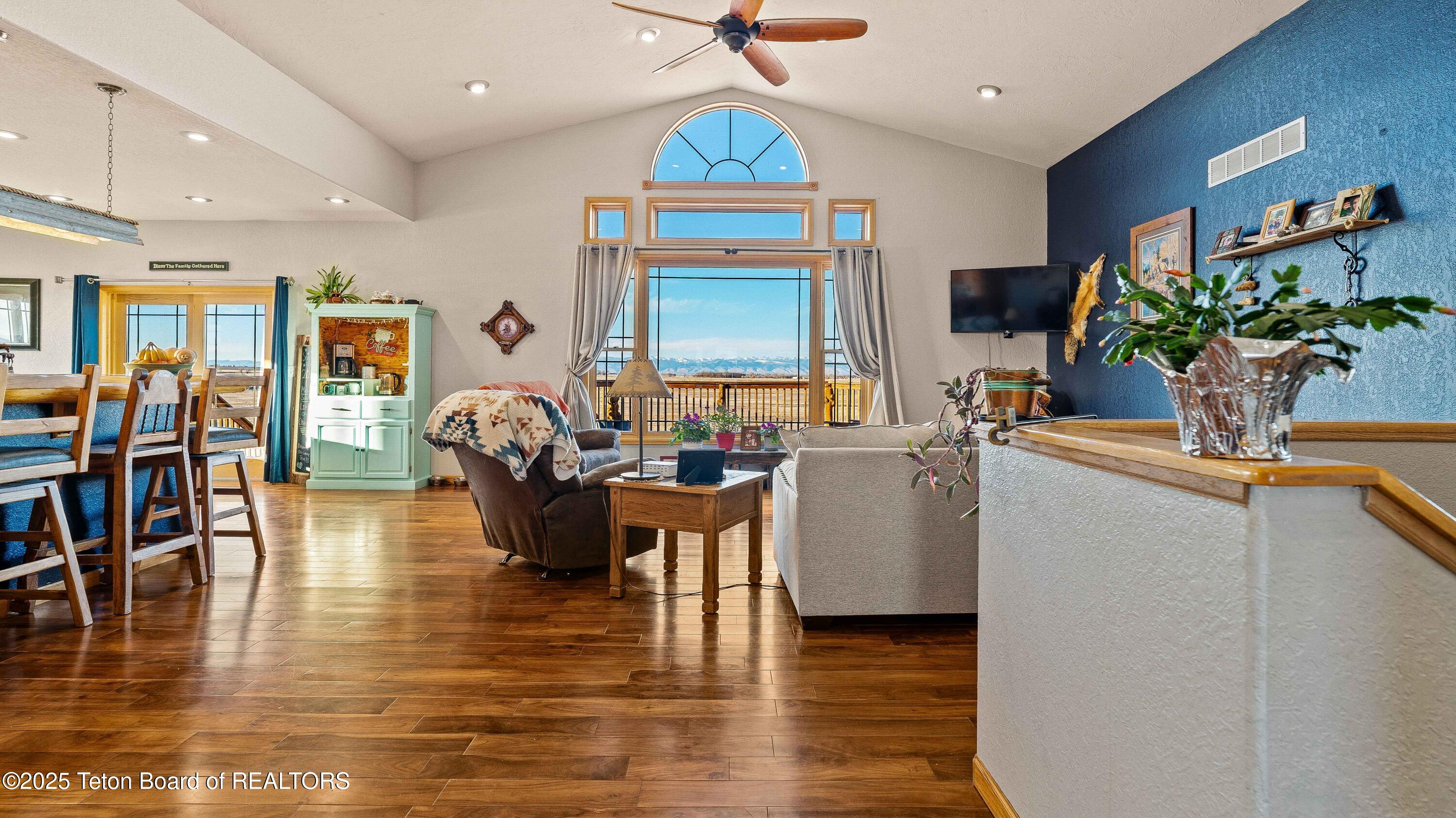 143 MOONSHINE Road