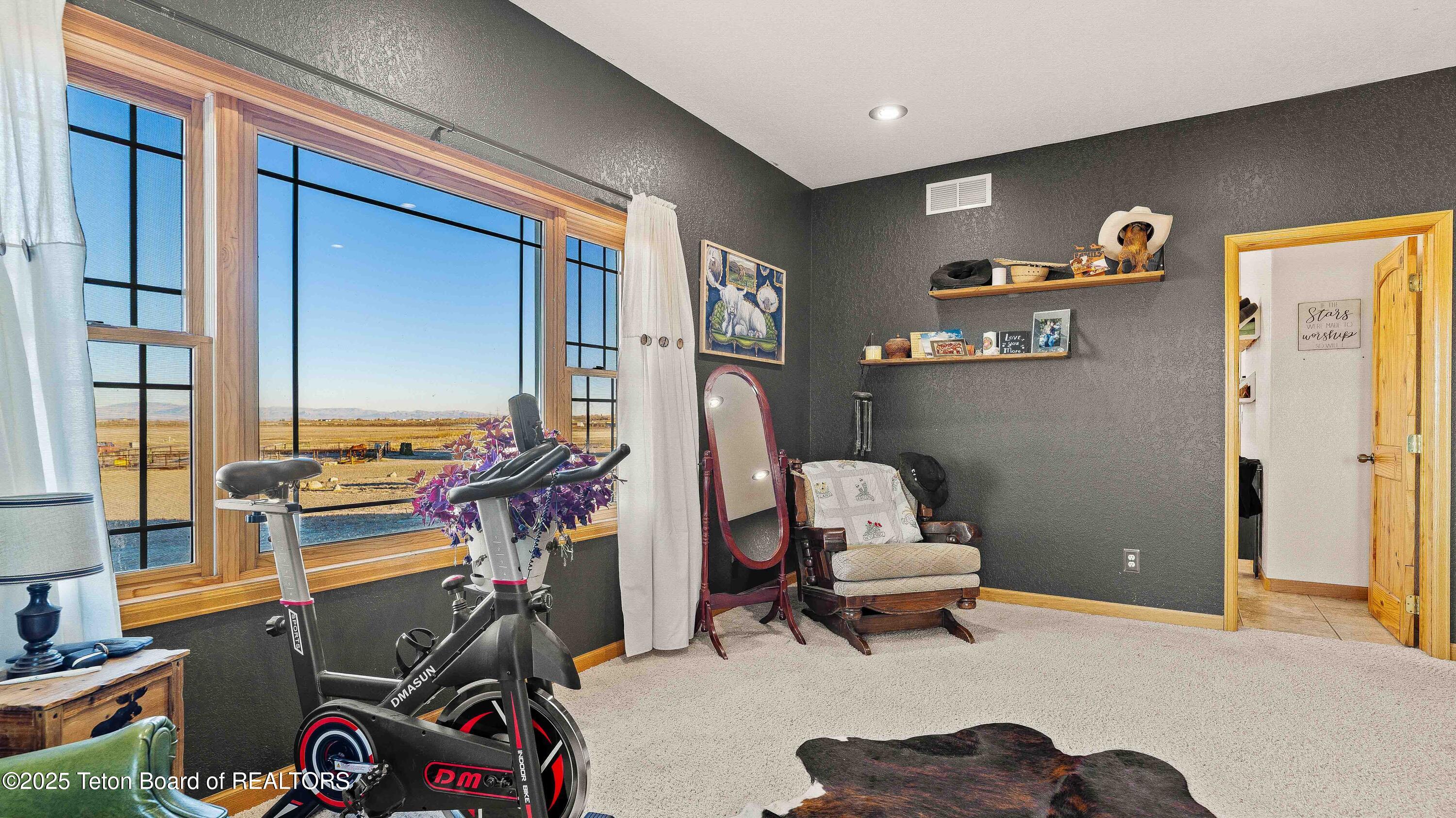 143 MOONSHINE Road