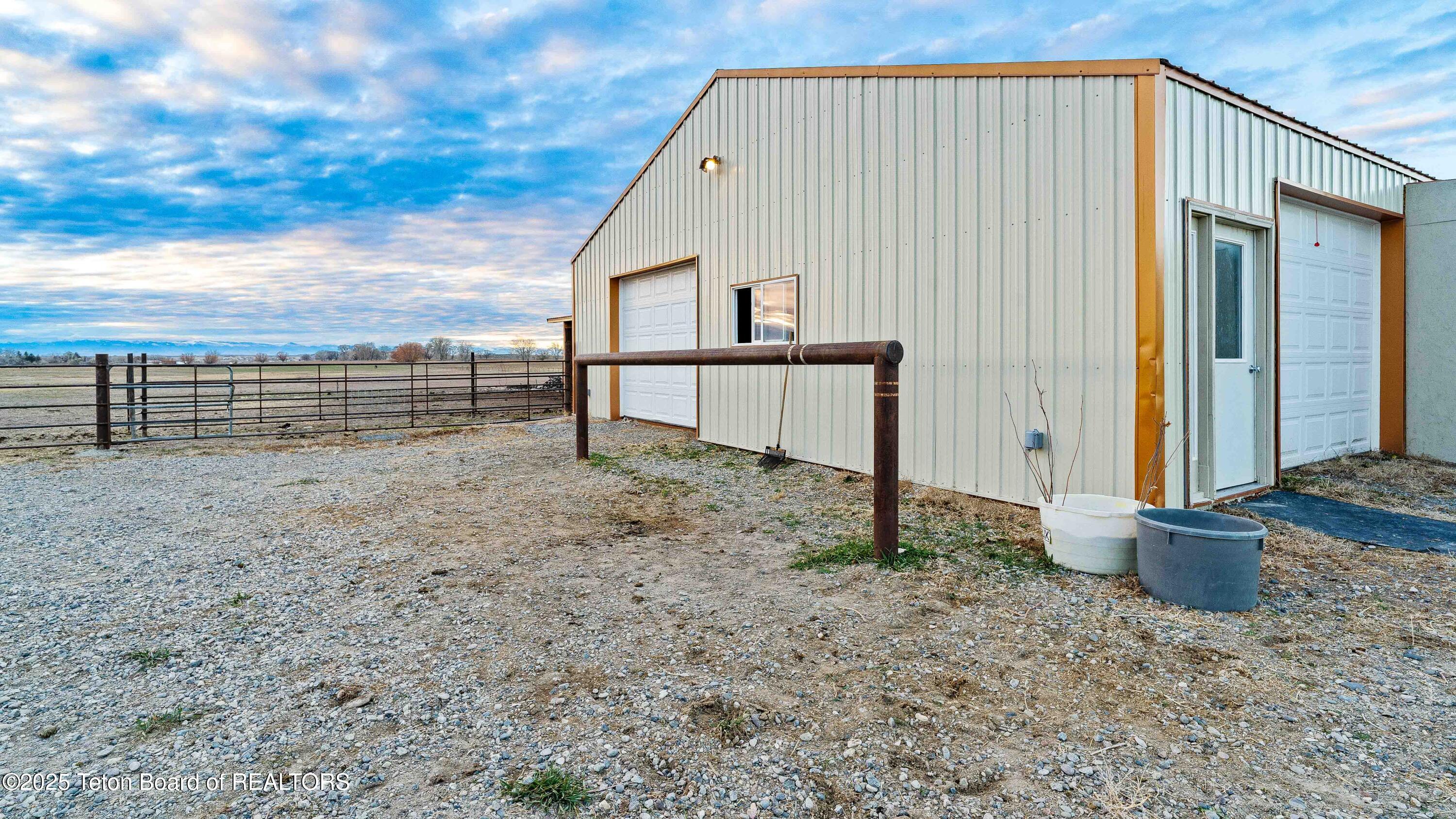 143 MOONSHINE Road
