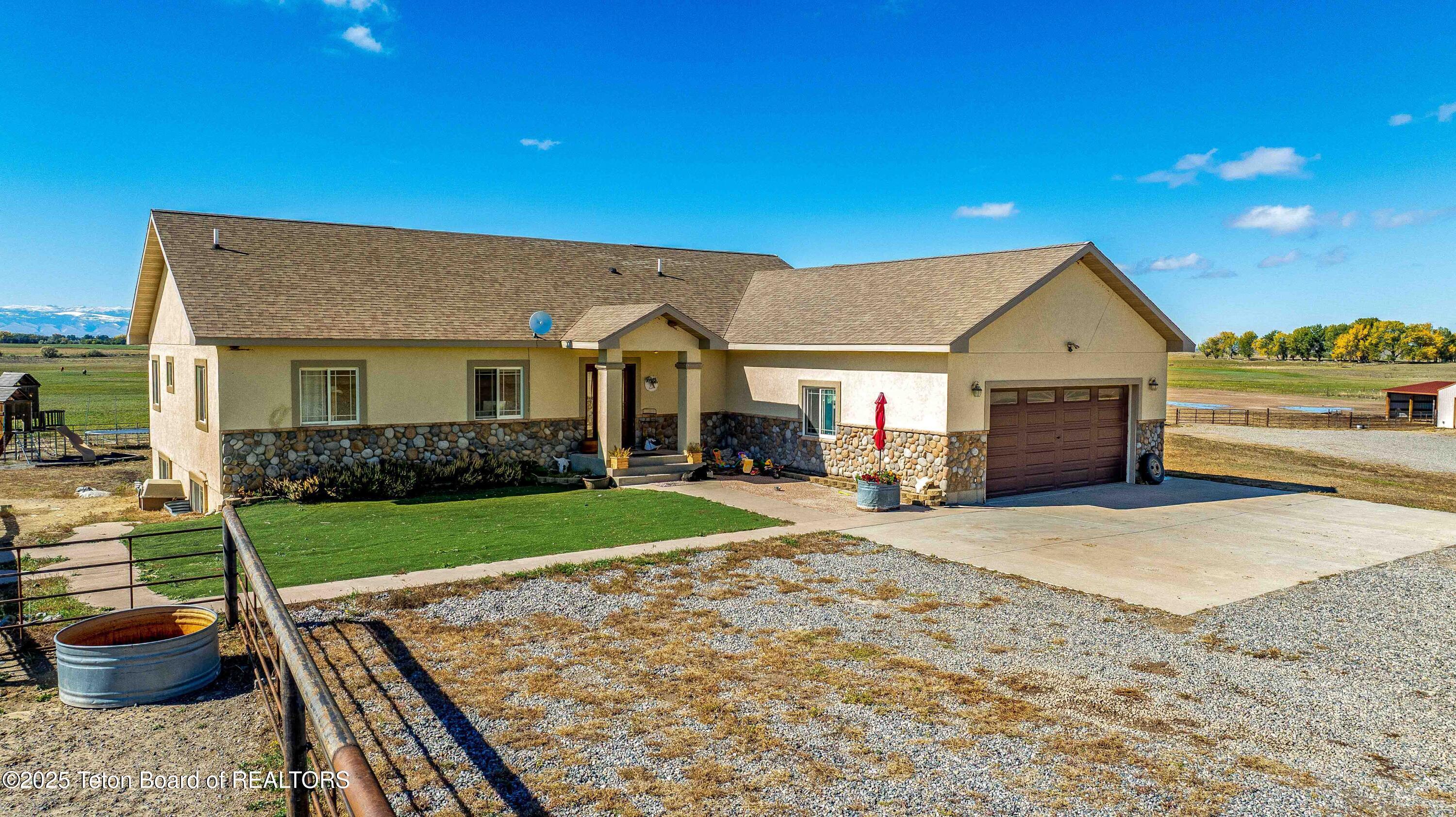 143 MOONSHINE Road