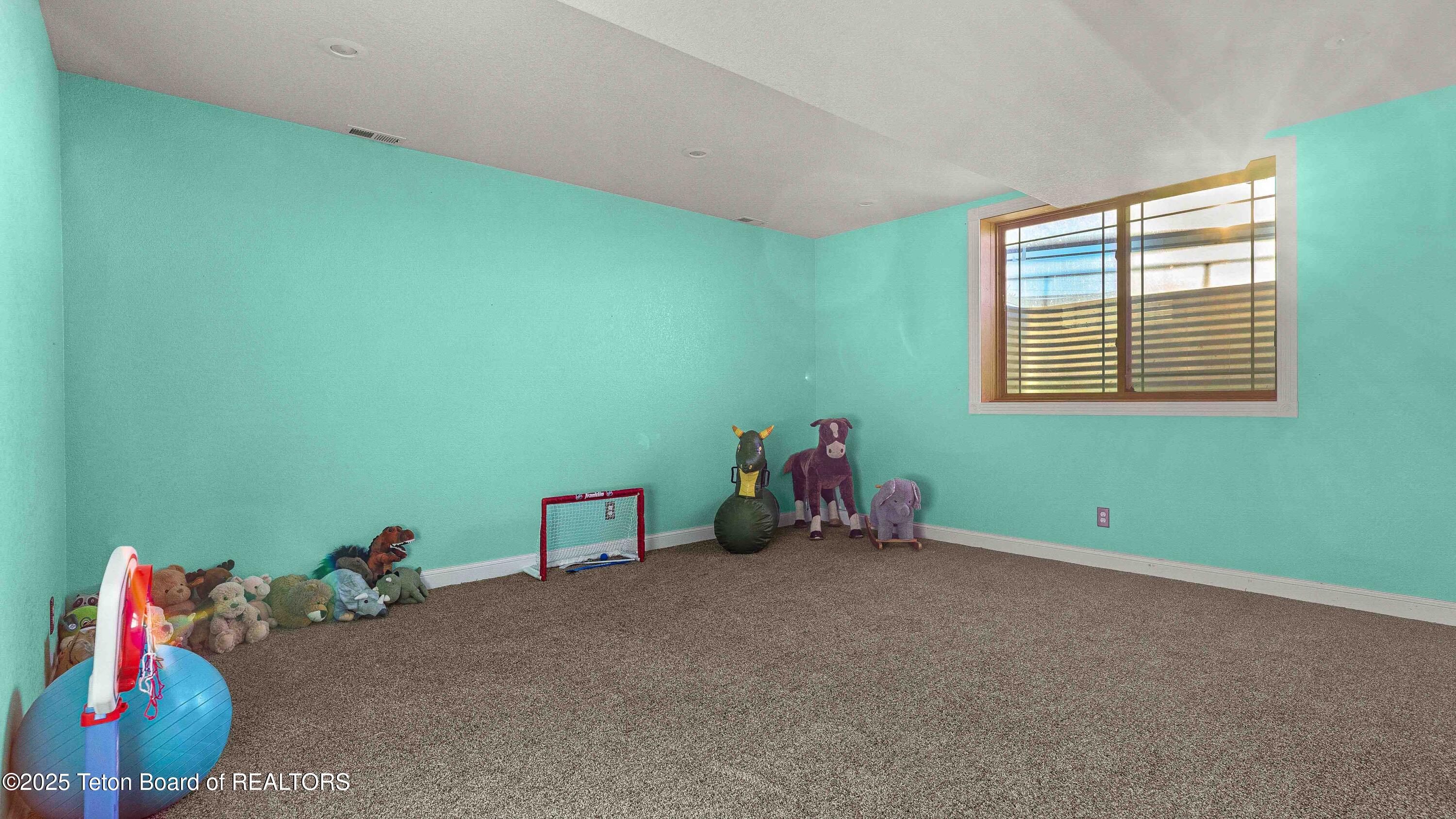 143 MOONSHINE Road