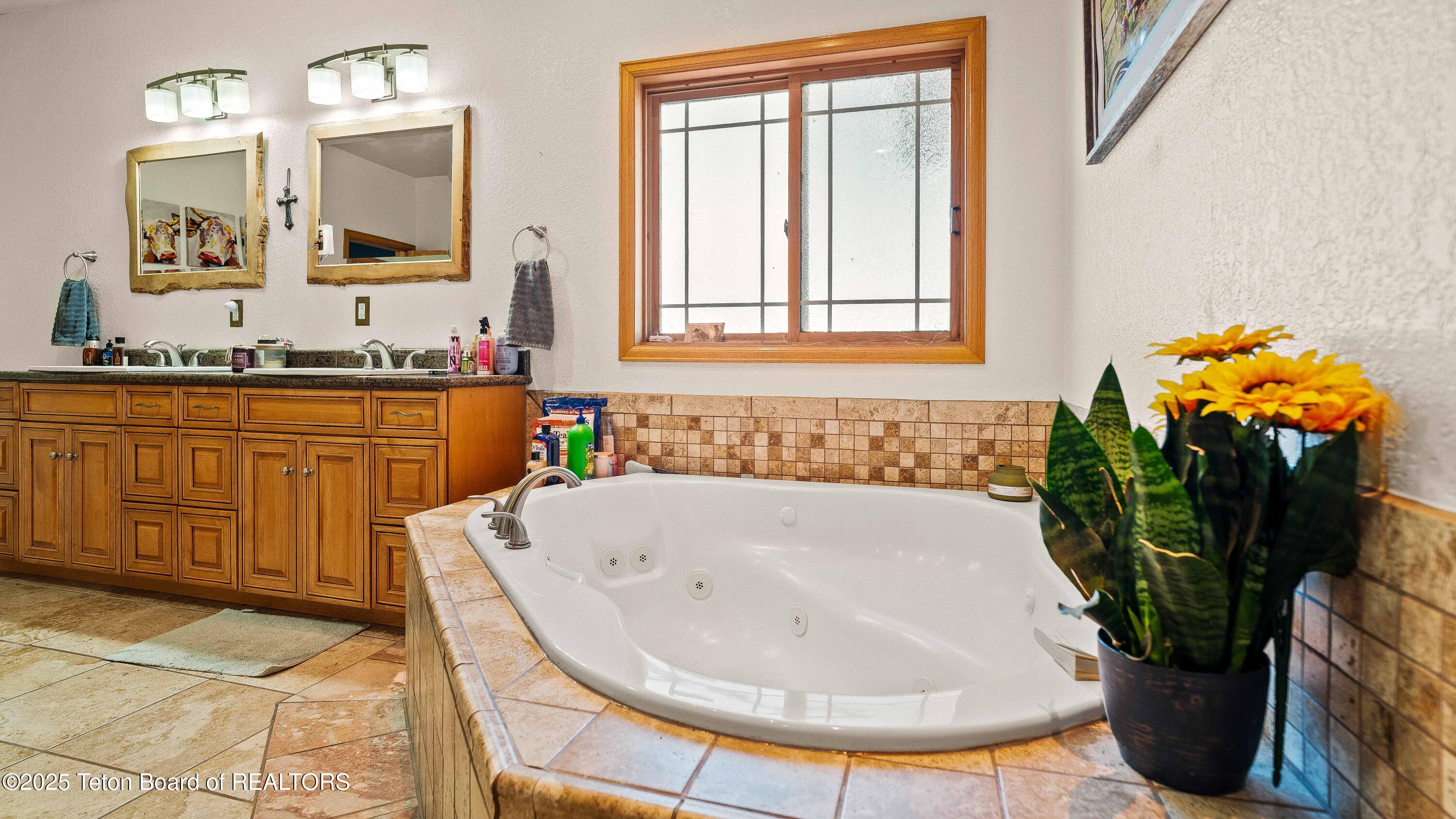 143 MOONSHINE Road
