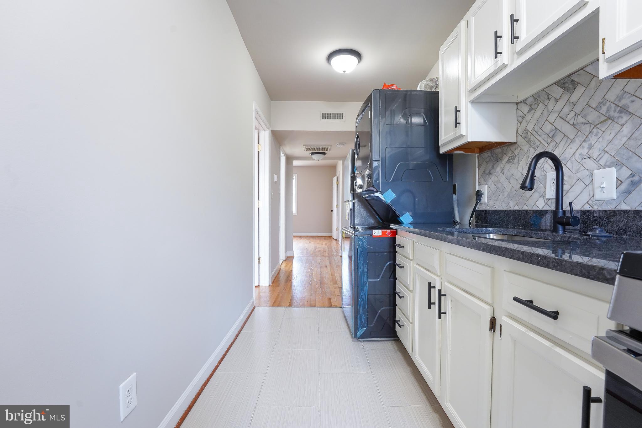 1823 H PLACE NE 4