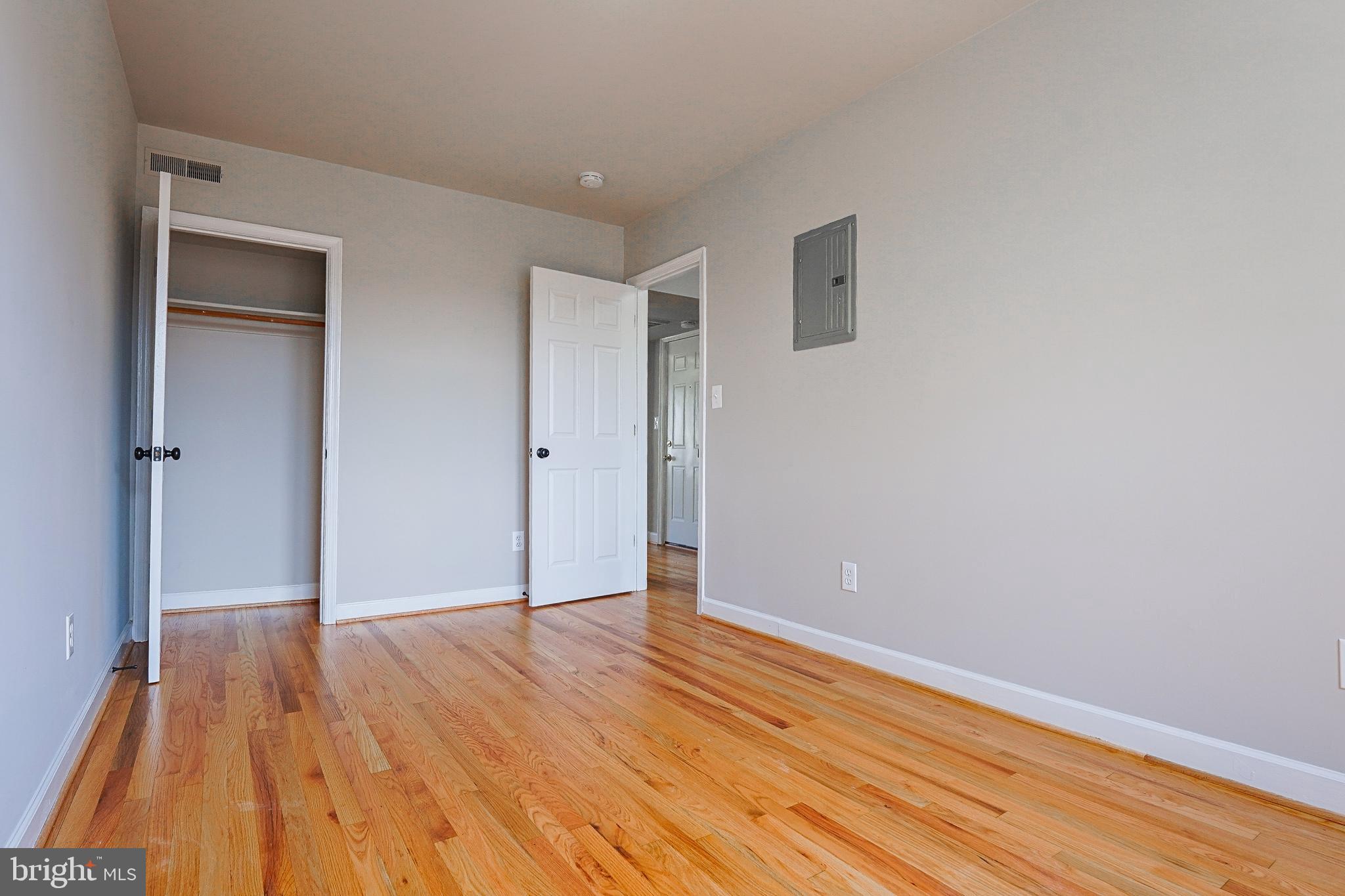 1823 H PLACE NE 4