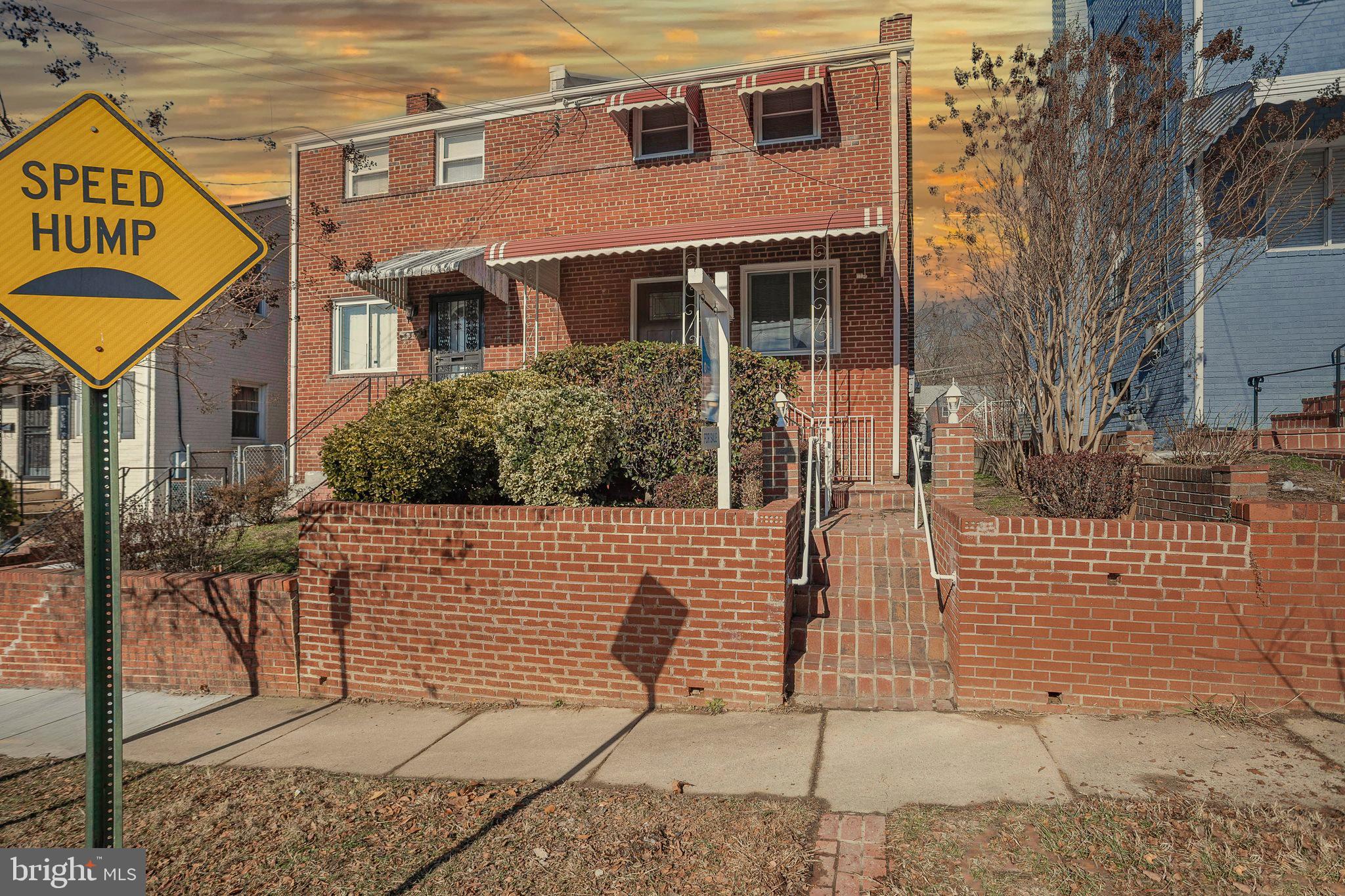 4354 DUBOIS PLACE SE