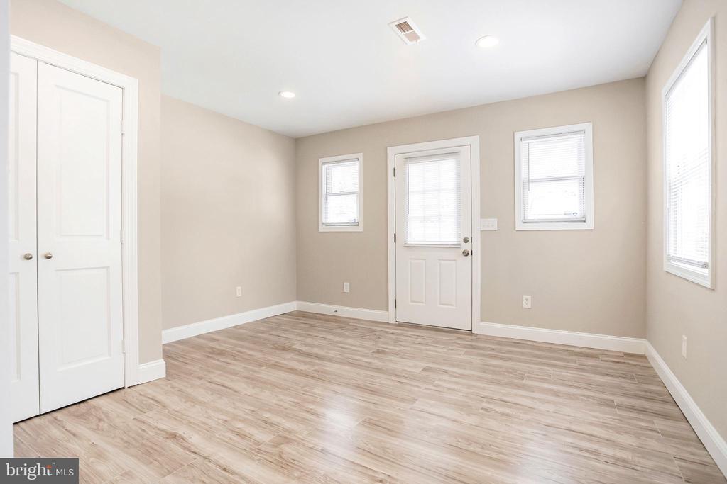 4354 DUBOIS PLACE SE
