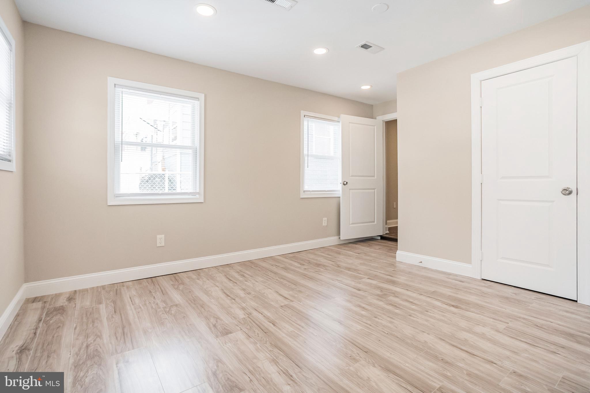 4354 DUBOIS PLACE SE