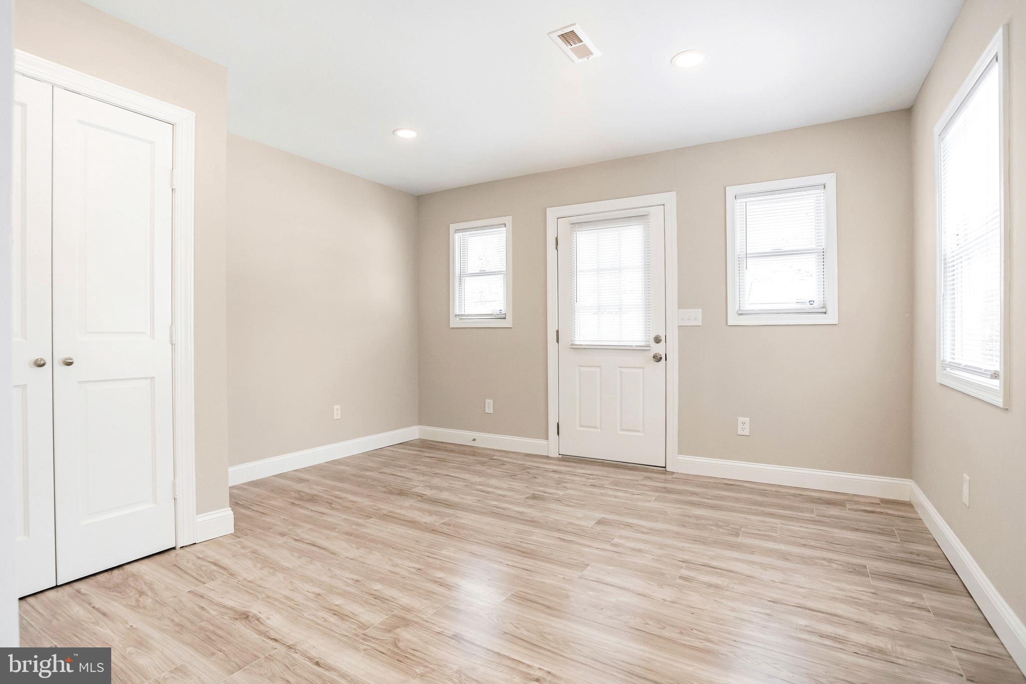 4354 DUBOIS PLACE SE