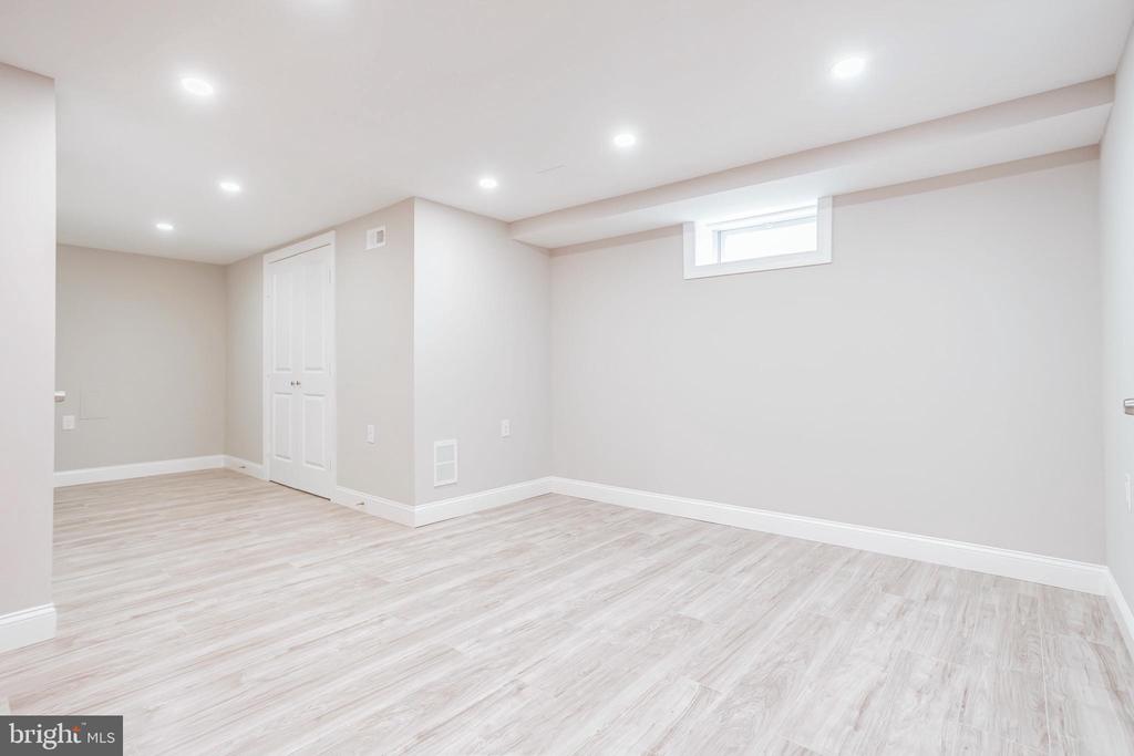 4354 DUBOIS PLACE SE