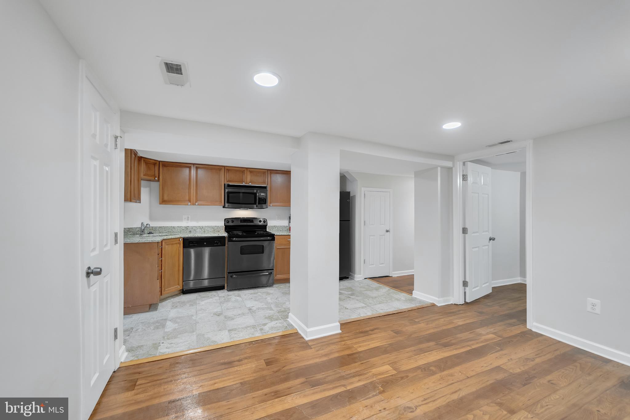 2411 N CAPITOL STREET NE B