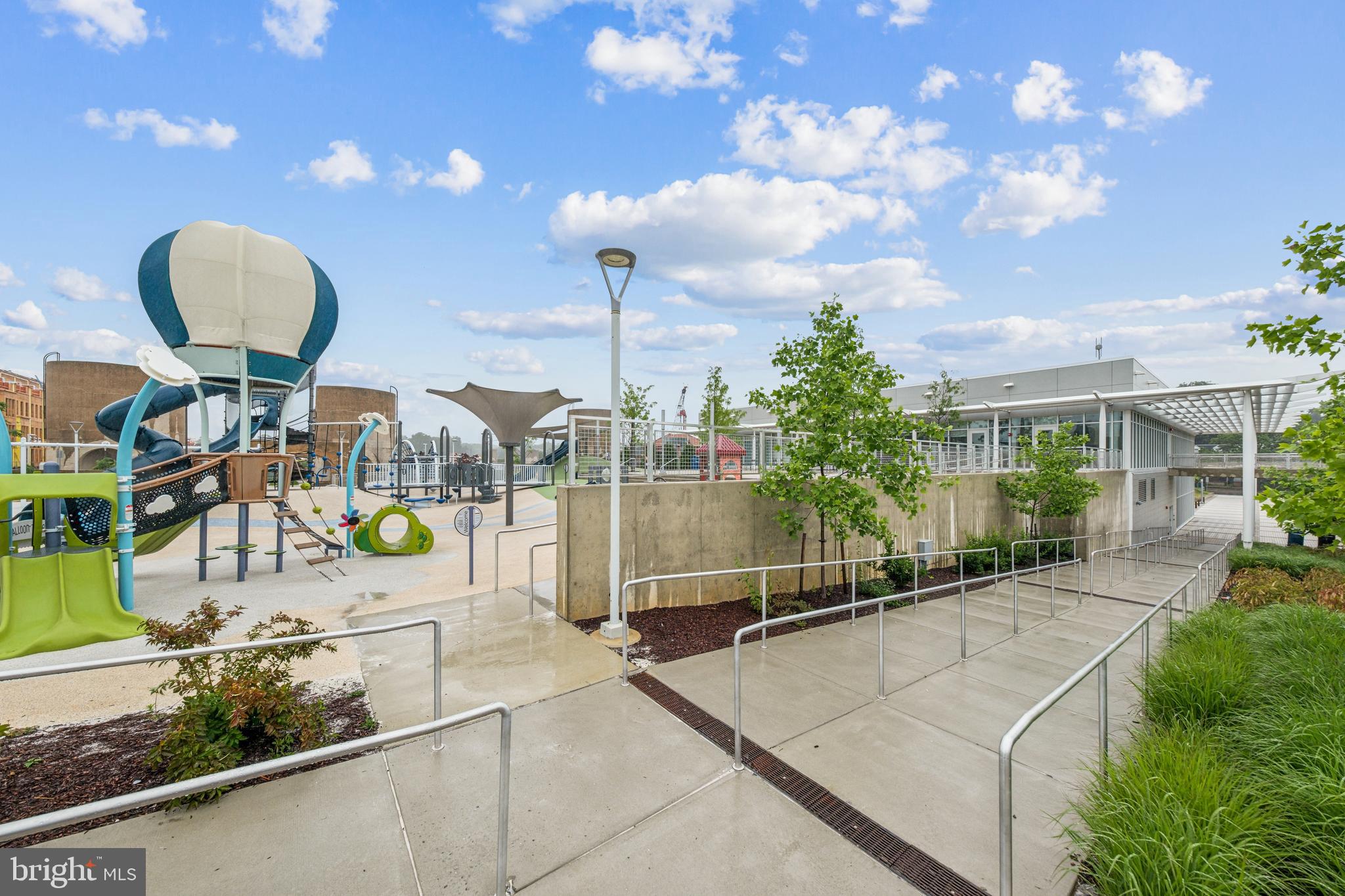 2411 N CAPITOL STREET NE B