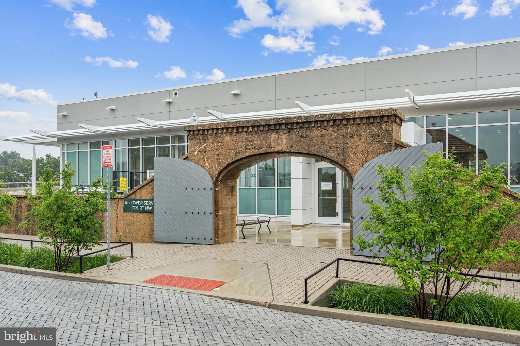 2411 N CAPITOL STREET NE B