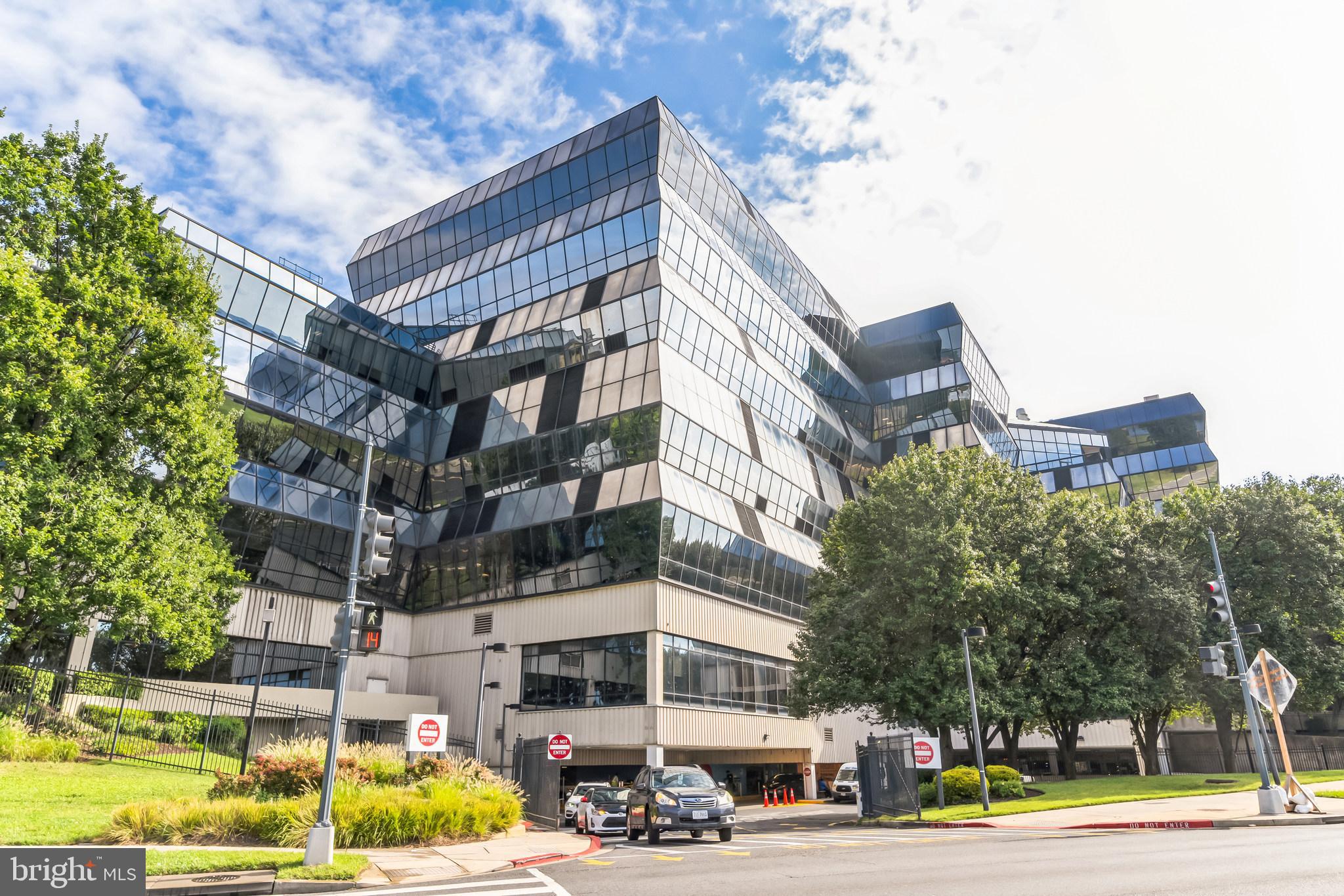 2411 N CAPITOL STREET NE B