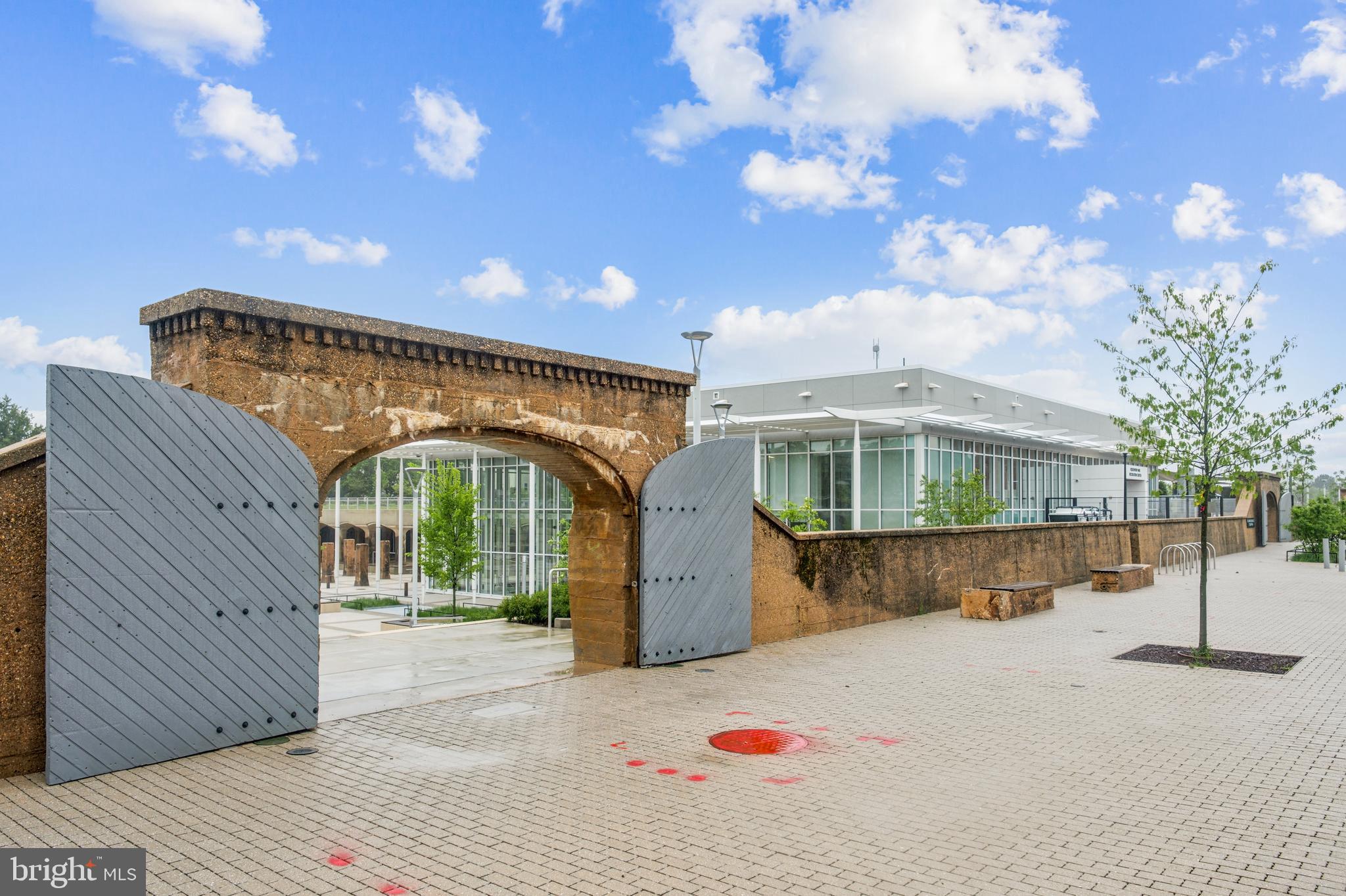 2411 N CAPITOL STREET NE B