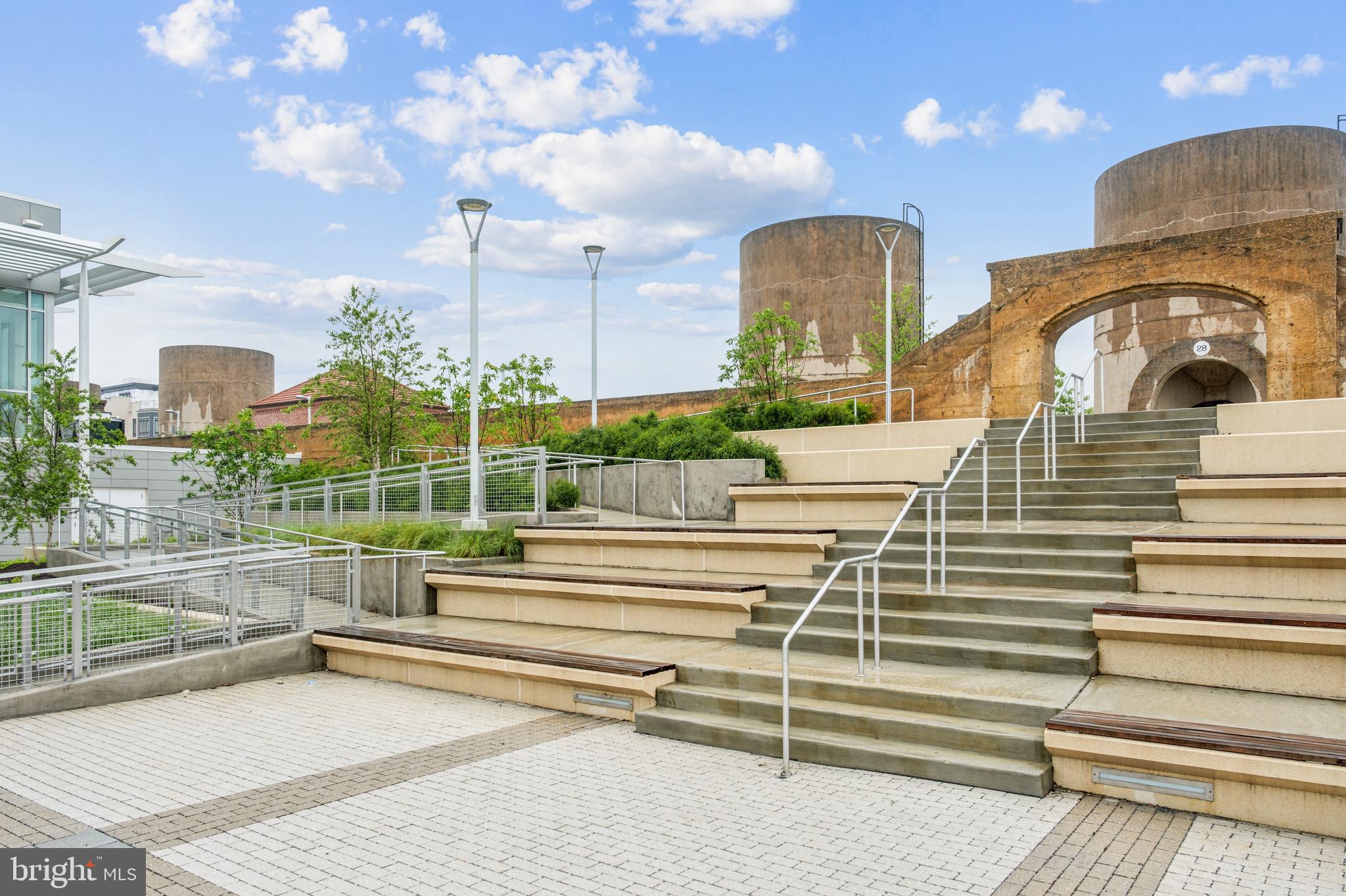 2411 N CAPITOL STREET NE B