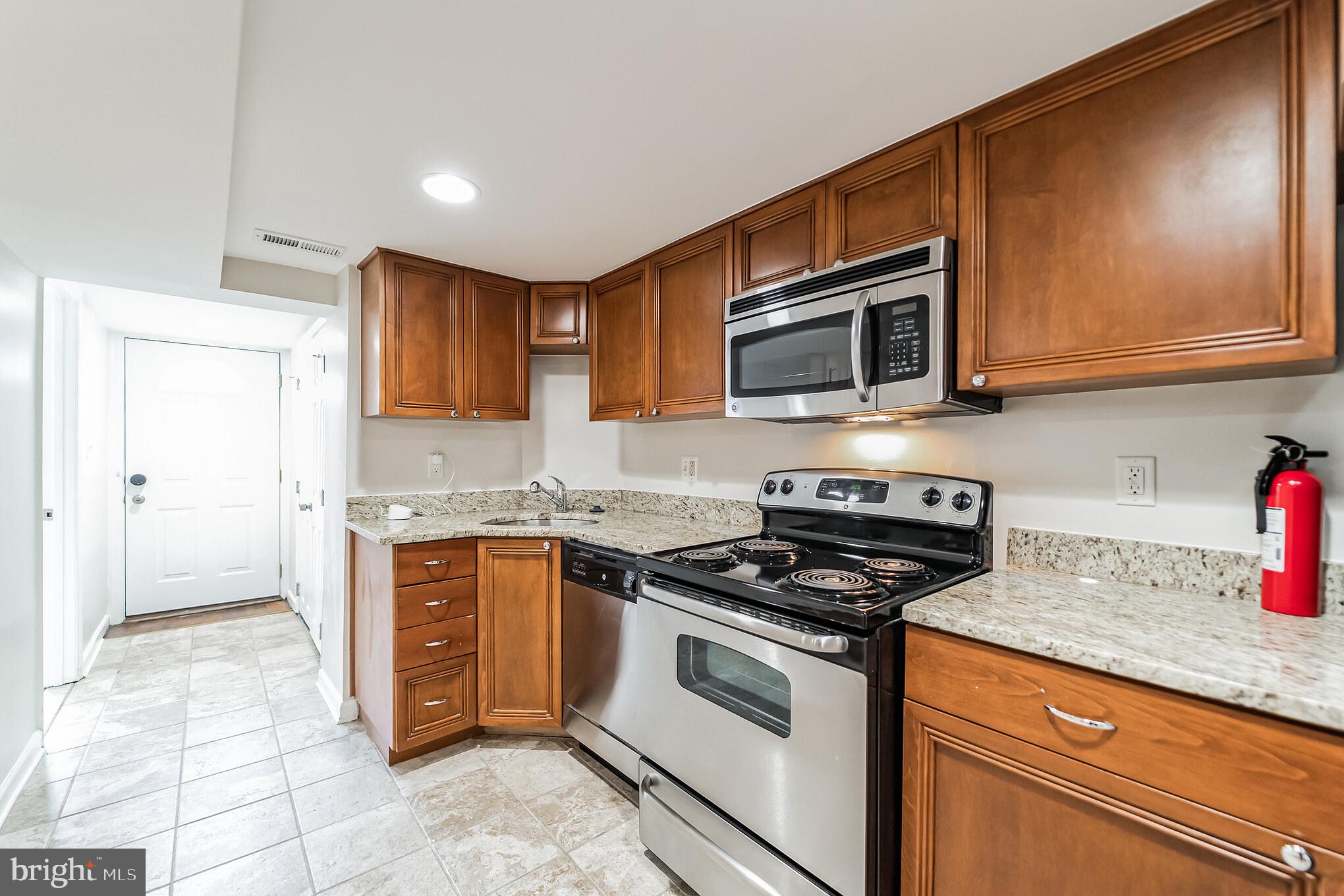 2411 N CAPITOL STREET NE B