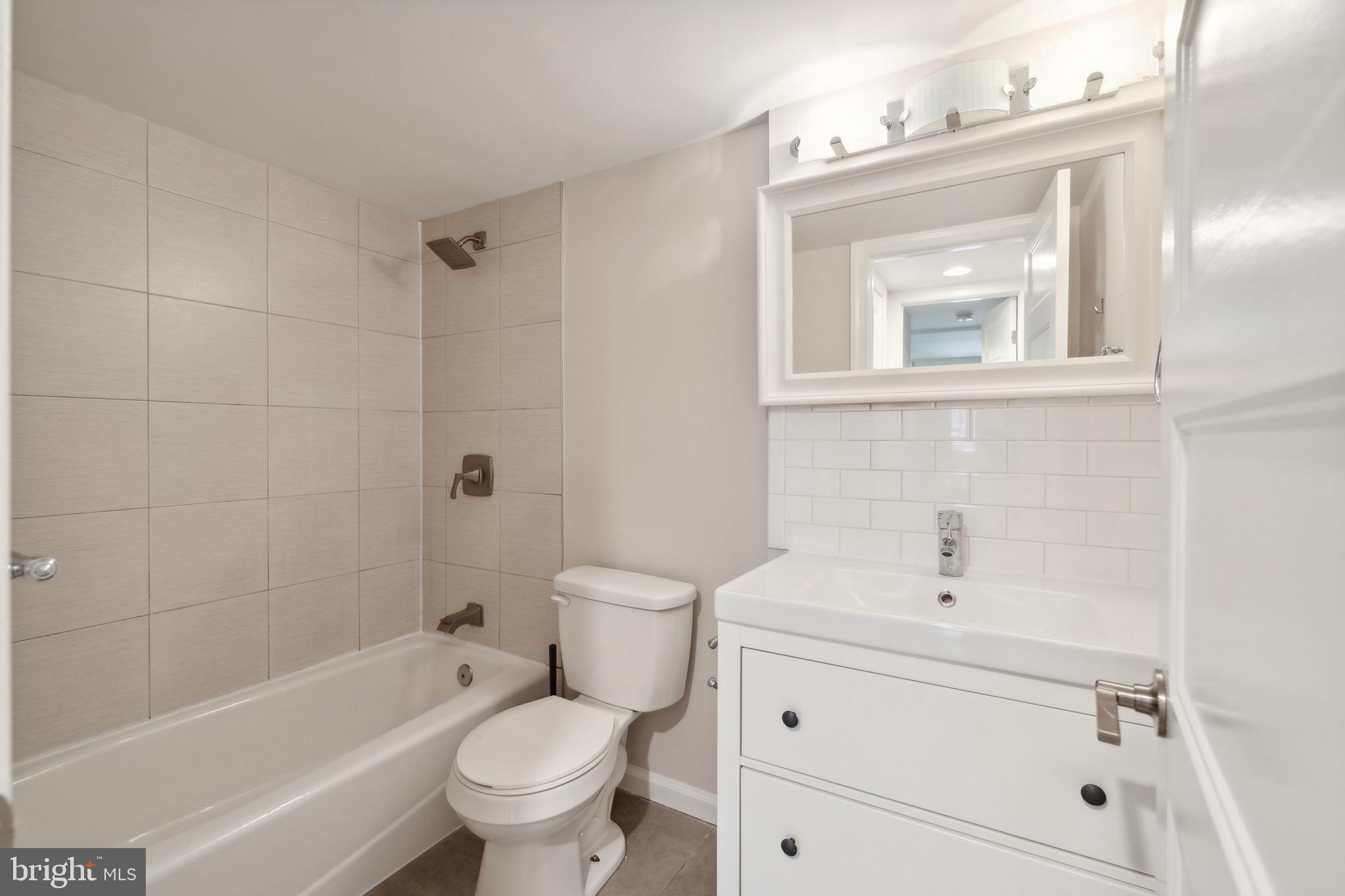 1213 STAPLES STREET NE UNIT B