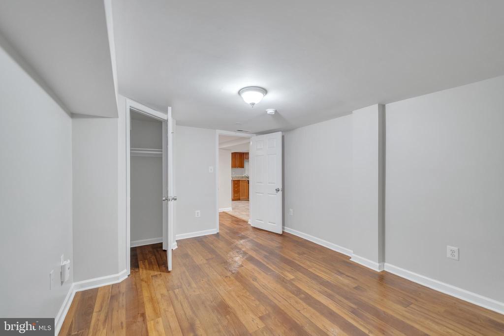 2411 N CAPITOL STREET NE B
