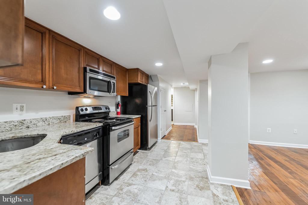 2411 N CAPITOL STREET NE B