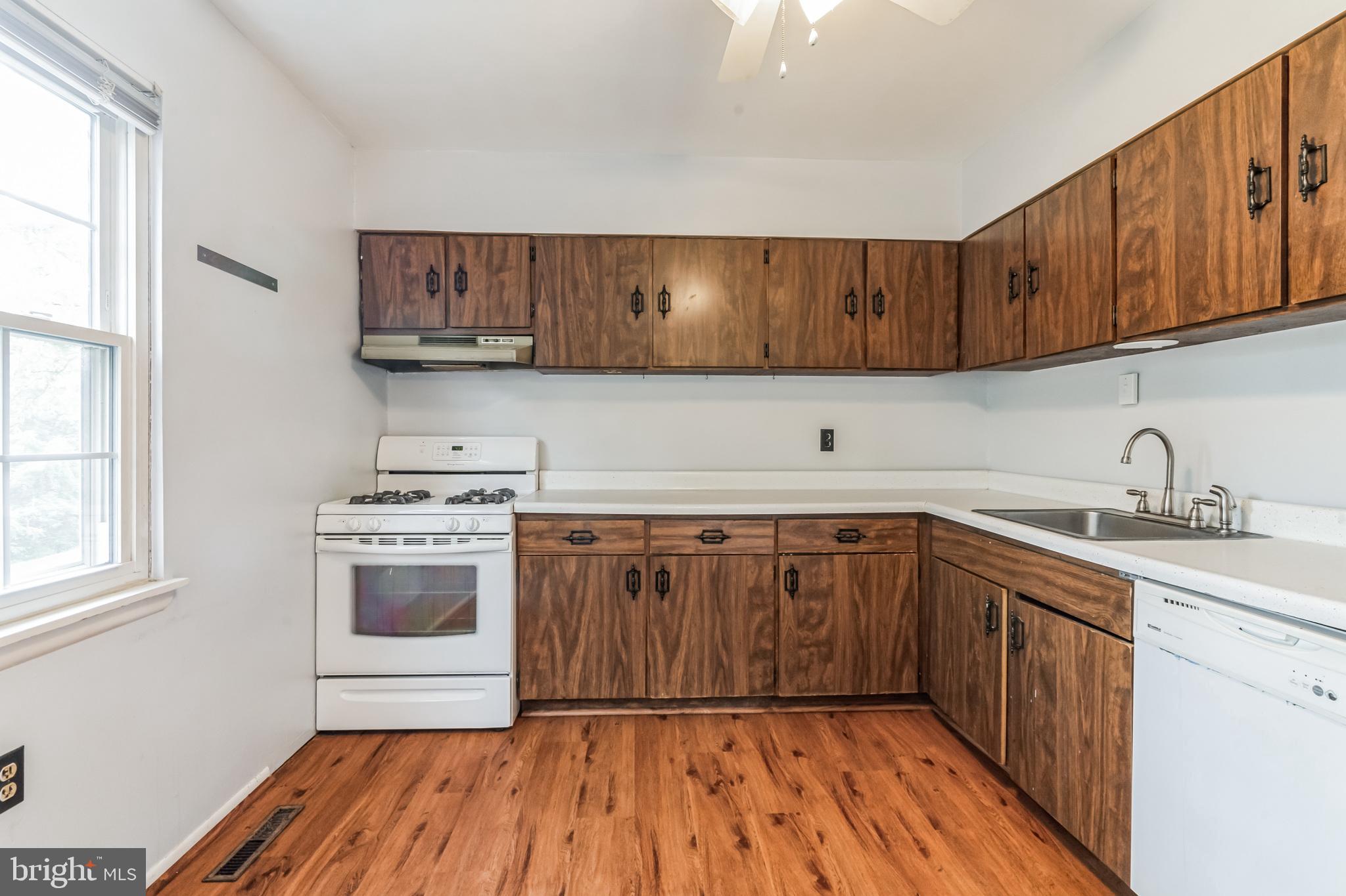 476 WORTHINGTON ROAD